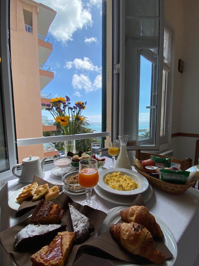 Hotel Alba Chiara Finale Ligure Exterior photo