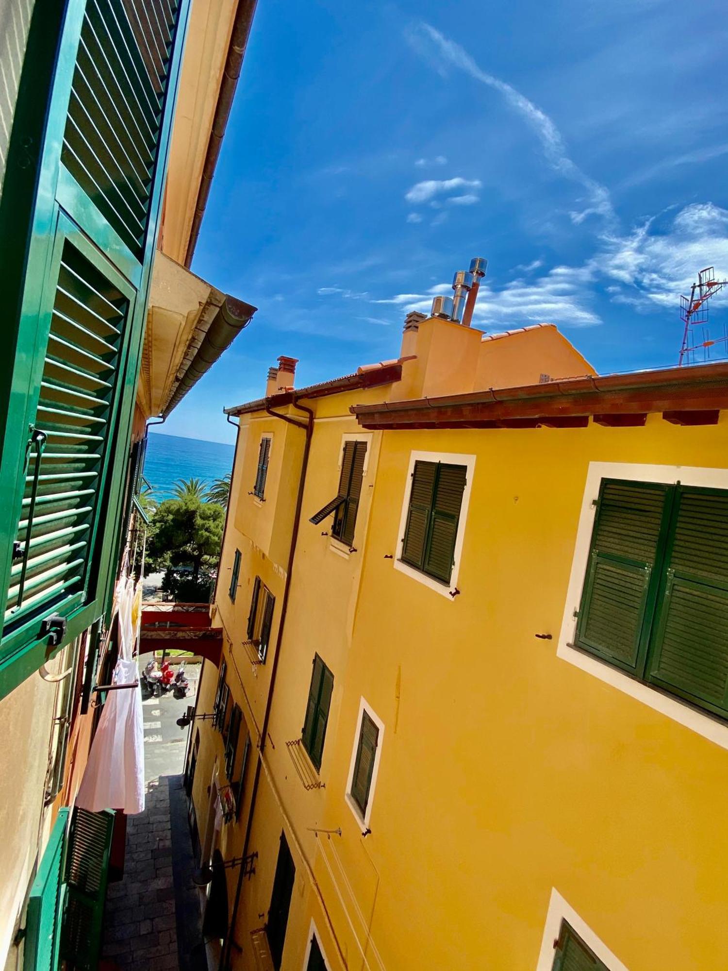Hotel Alba Chiara Finale Ligure Exterior photo